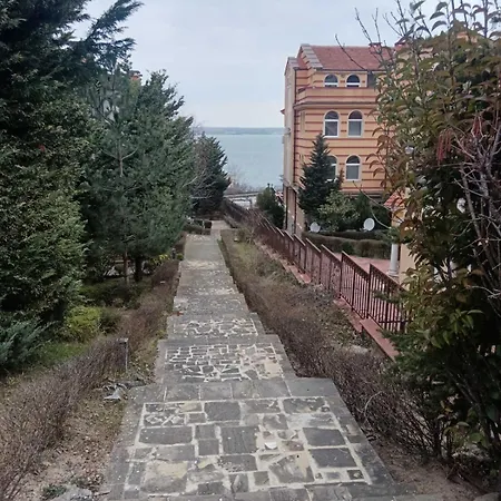 Black Sea Pearl Апартаменты
